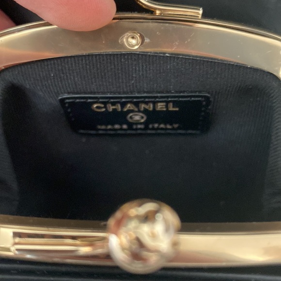New Chanel Clutch on Chain bag - Picture 7 of 15
